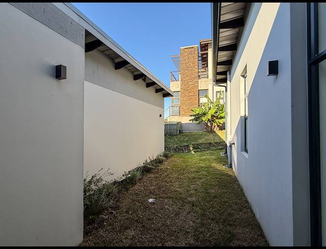 4 BEDROOM HOUSE FOR SALE IN PALM LAKES ESTATE